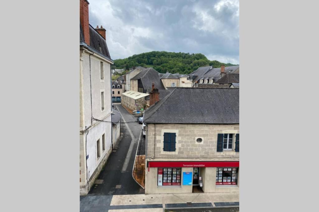 Magnifique Appartement Climatise - Classe 4 Etoiles Terrasson Exteriér fotografie